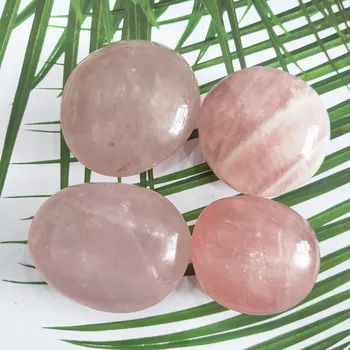 4pcs Natural Rose Crystal palm pedra Quartzo Rosa Pedra da Preocupação de Ansiedade, alívio de tensão em Forma de Pedra de Cura Reiki